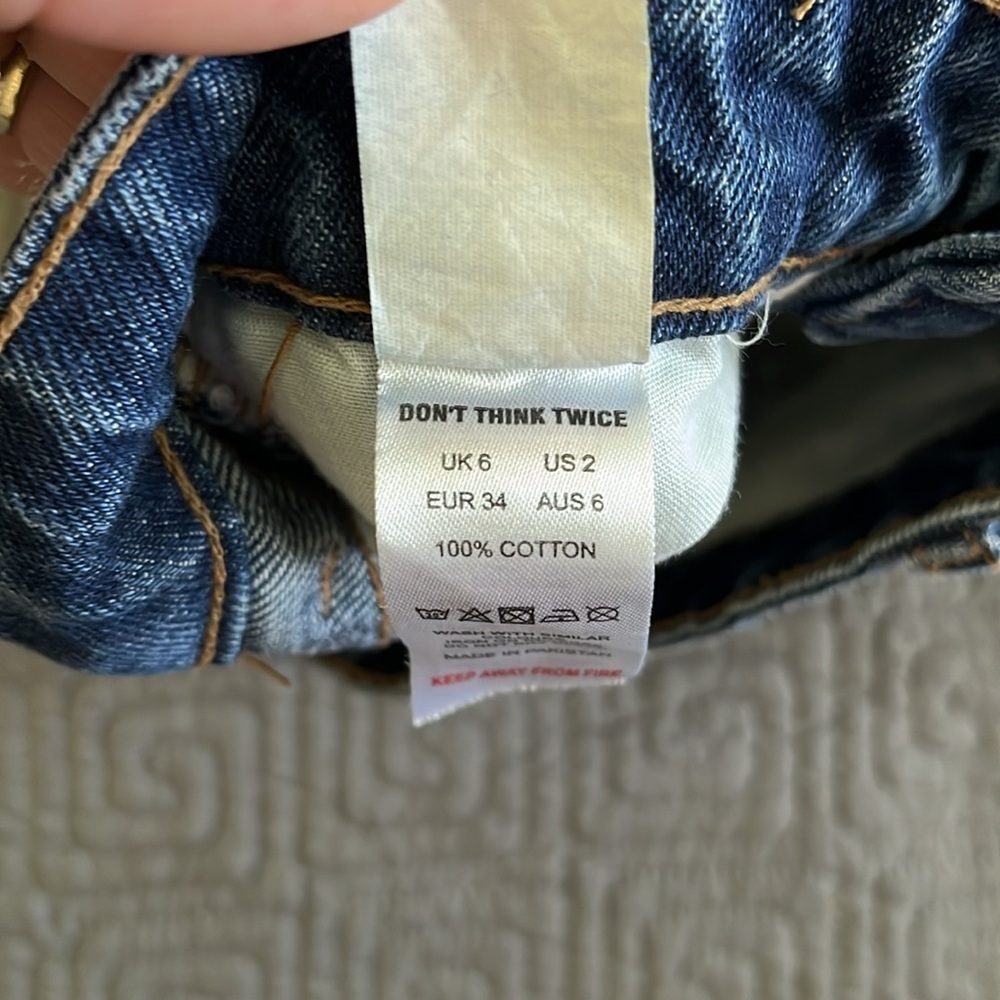 Dont Think Twice Women’s Denim Shorts - Picture 4 of 4
